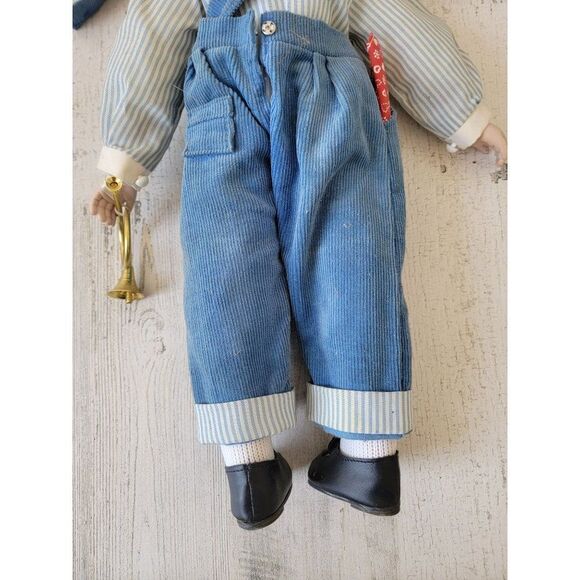 Design debut porcelain doll little boy blue collectible - Picture 13 of 13